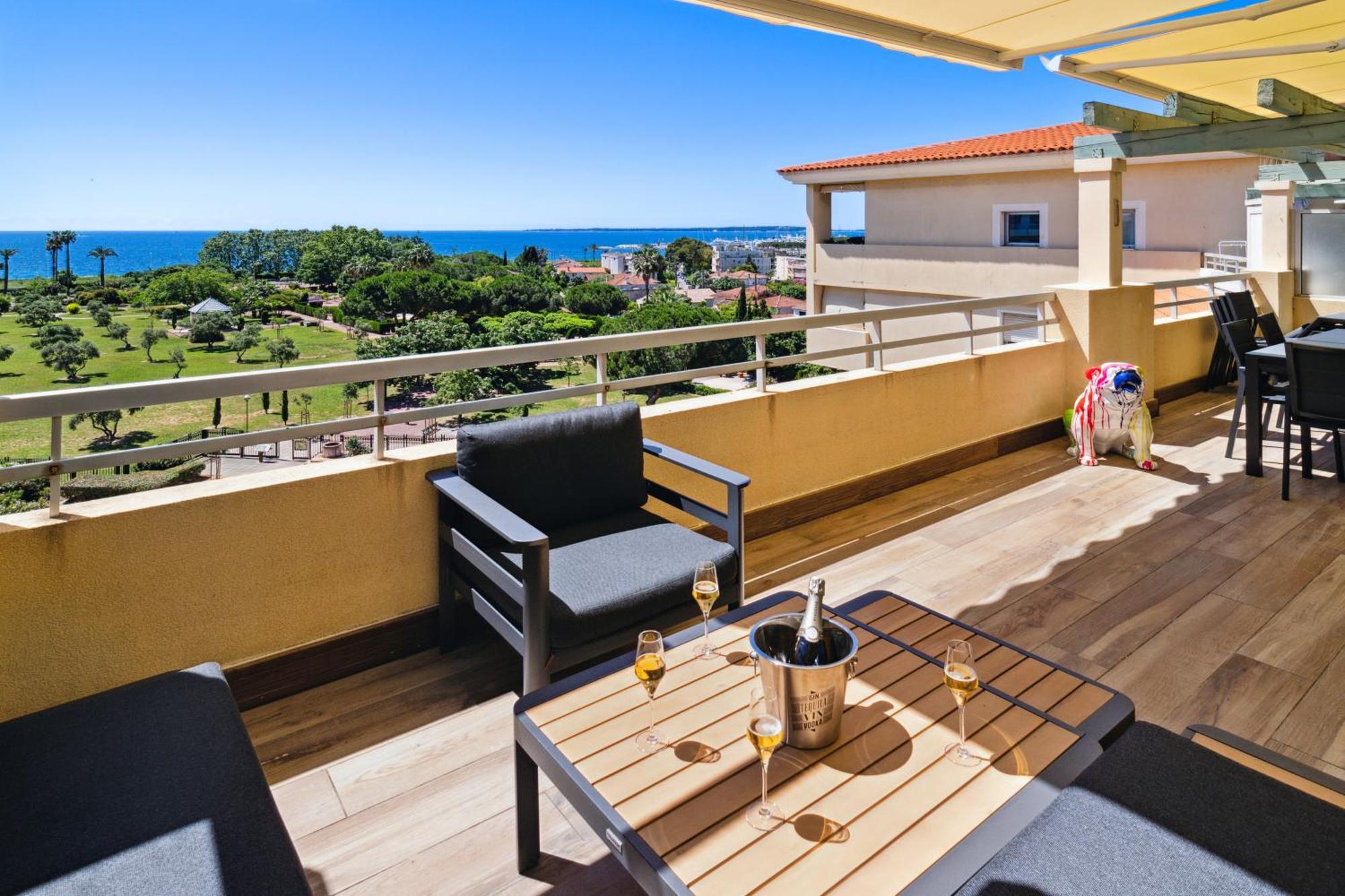 Duplex Villa Les Pins 89M2 Et Terrasse 30M2 昂蒂布 外观 照片