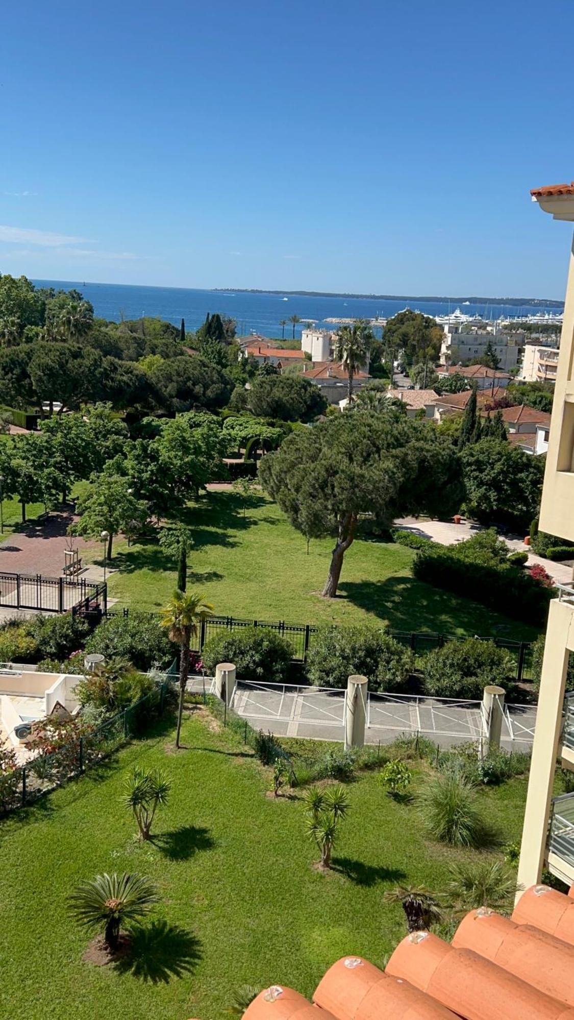 Duplex Villa Les Pins 89M2 Et Terrasse 30M2 昂蒂布 外观 照片